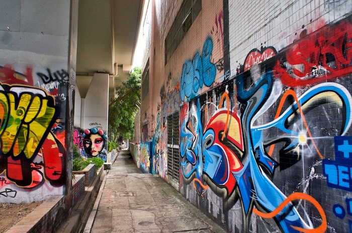 un mur de graffiti à mongkok